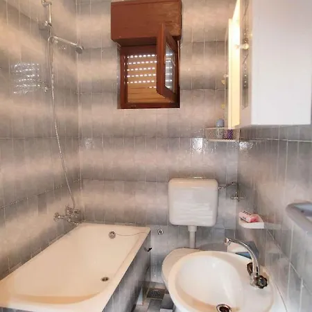 Okrug Donji 3 Apartment